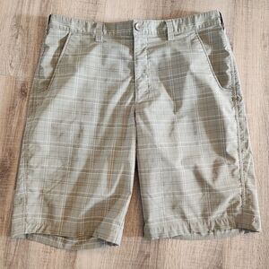 Under Armour Men’s Golf Shorts Size 36 Tan Plaid Stretch Performance Casual